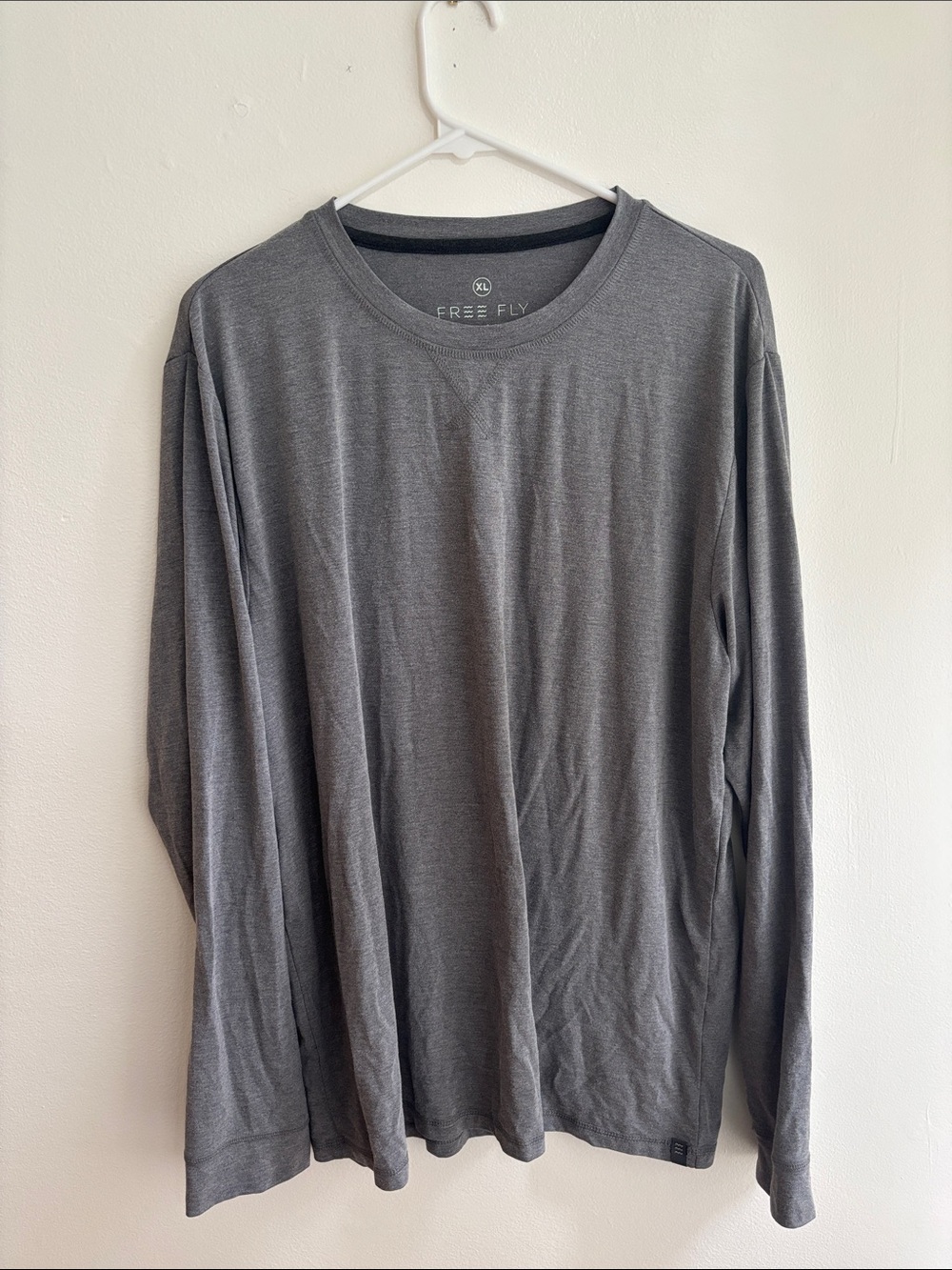 Free Fly men’s gray long sleeve shirt